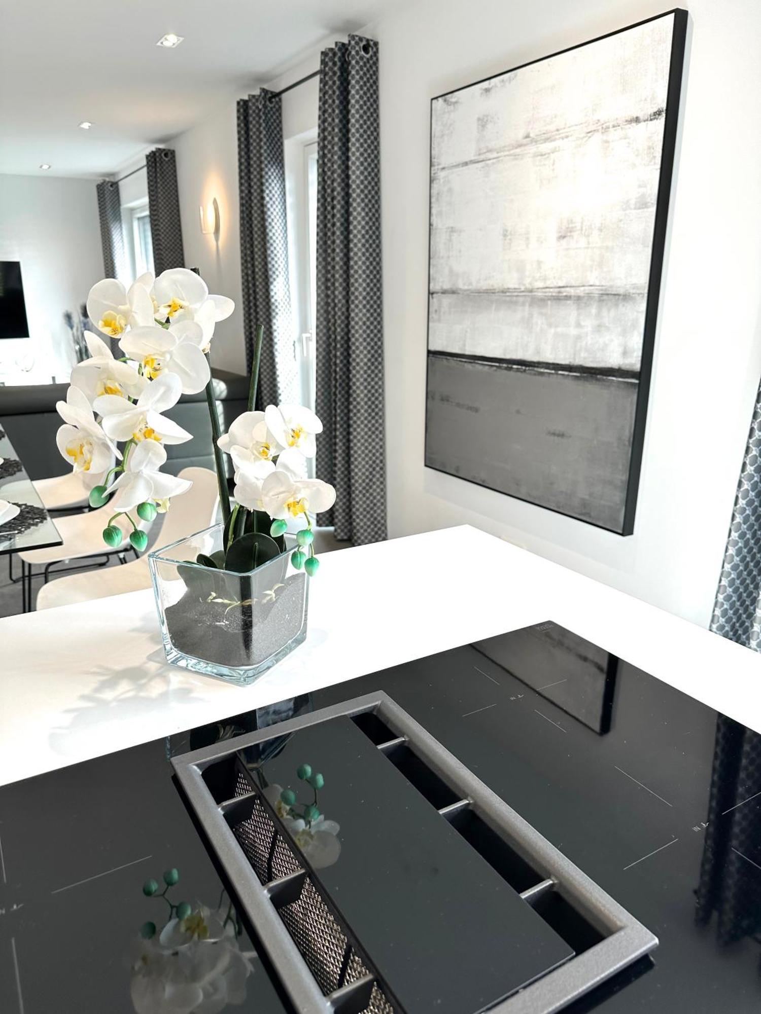 Ferienwohnung Black White Raubling Exterior foto