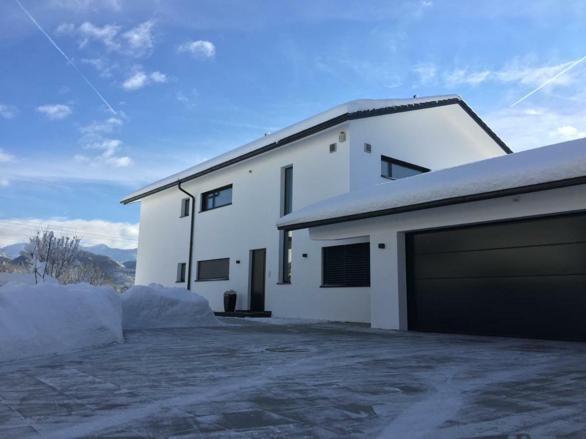 Ferienwohnung Black White Raubling Exterior foto